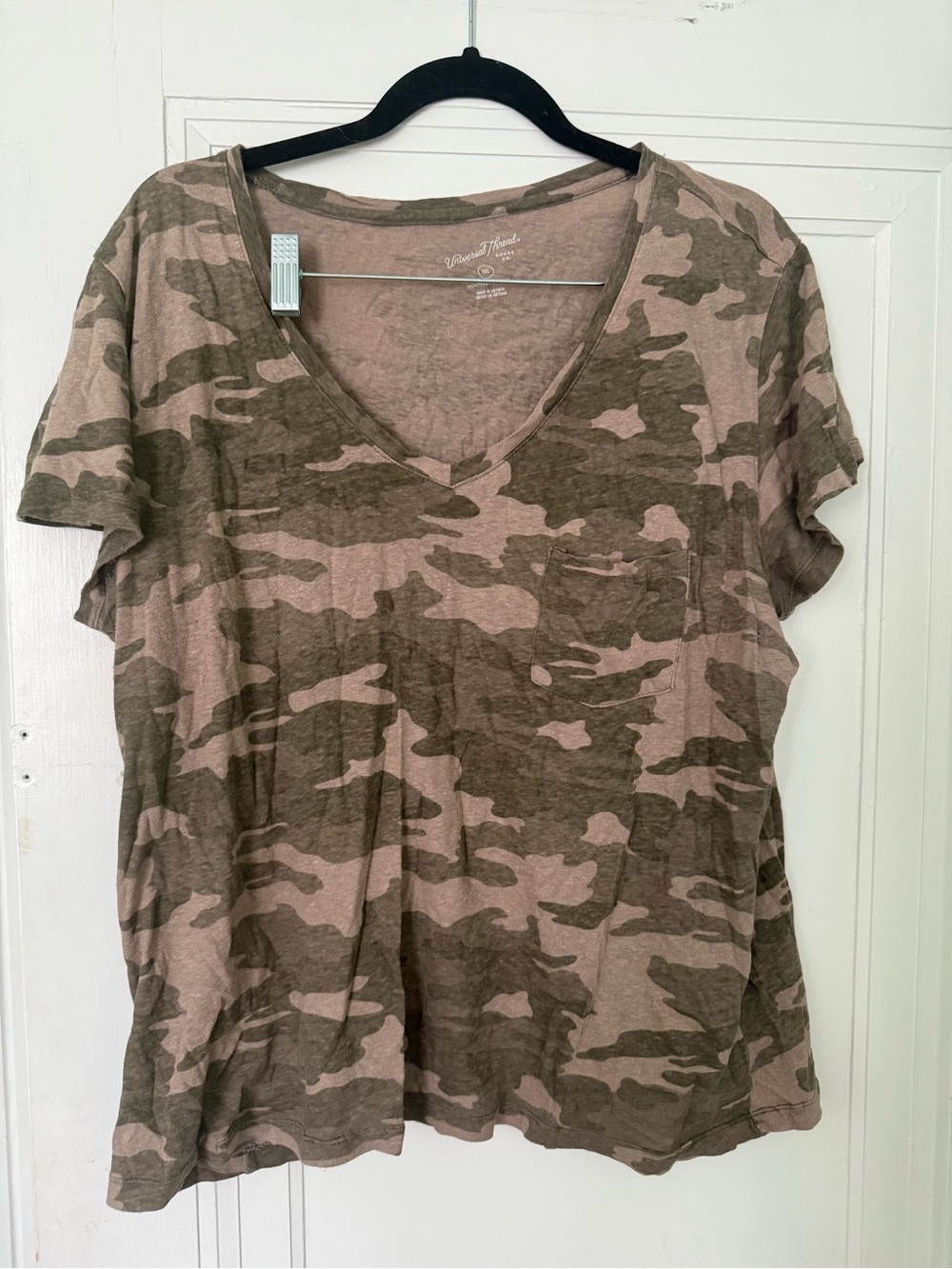 Universal Thread Olive Camo V-Neck Pocket Tee